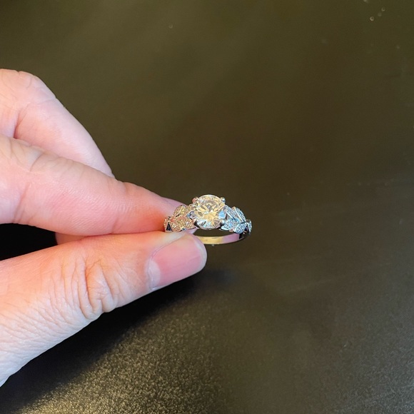 Austrian crystal silver woman ring - Picture 4 of 7